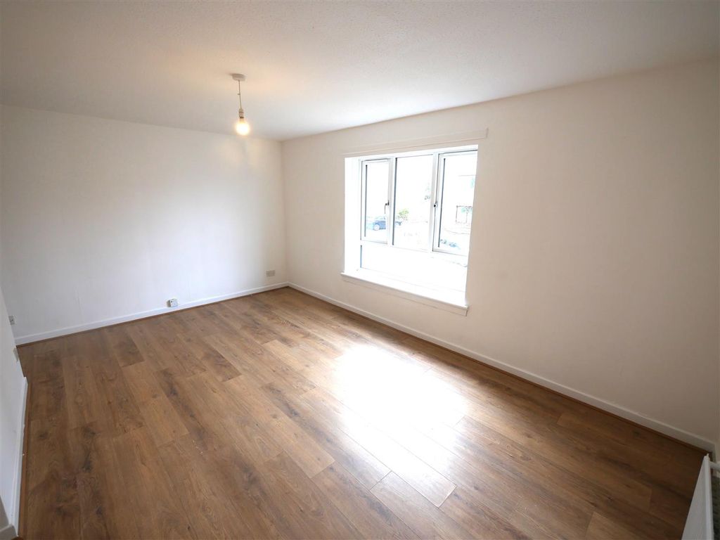 Property photo 2 of 8 P2120226.Jpg