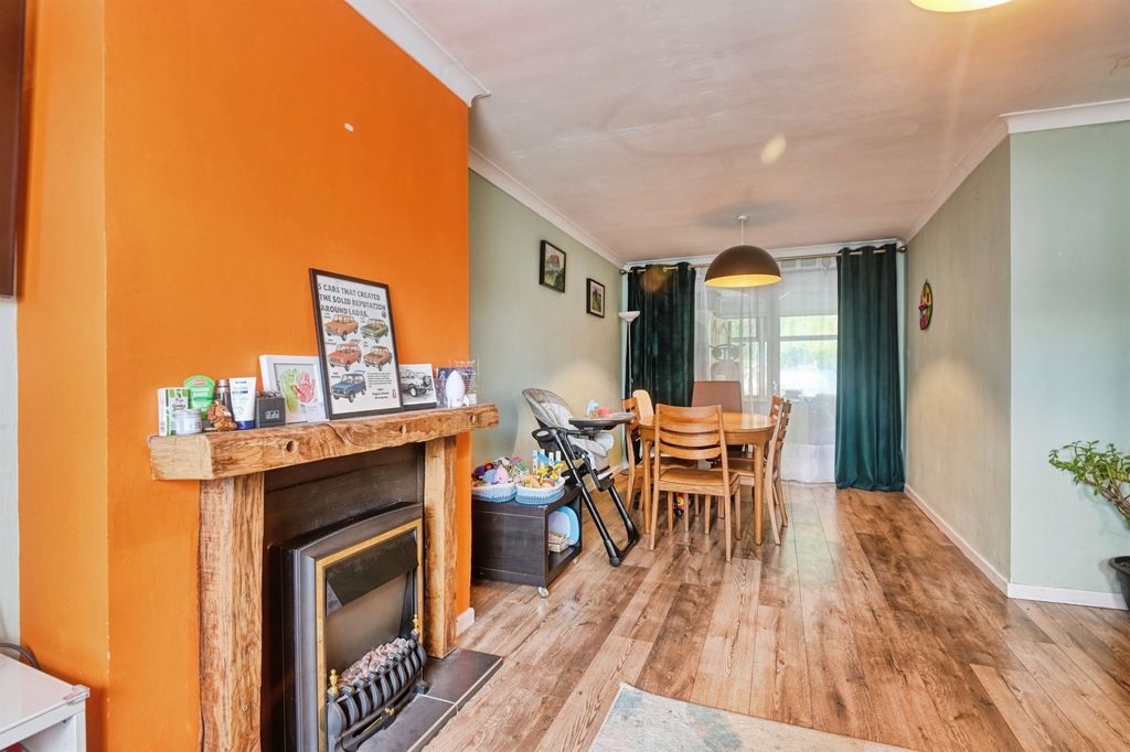 Property photo 3 of 14