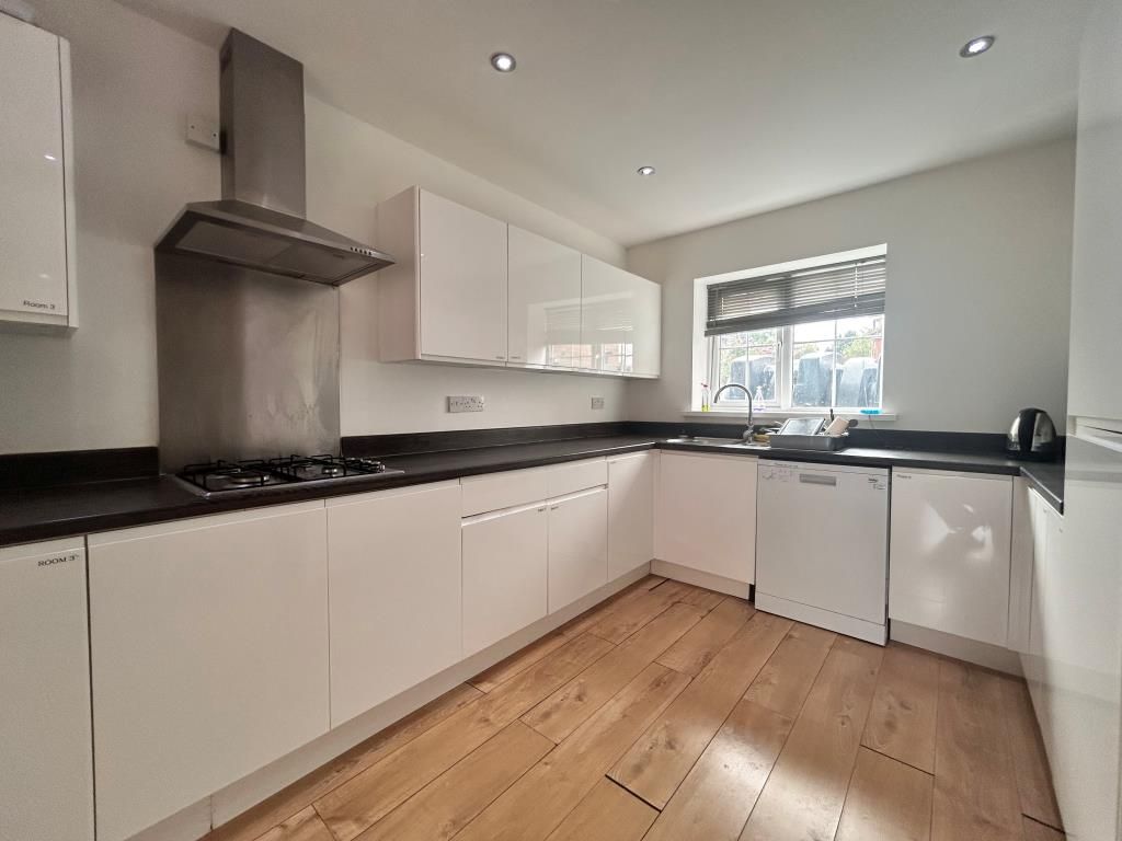 Property photo 3 of 5 Kitchen