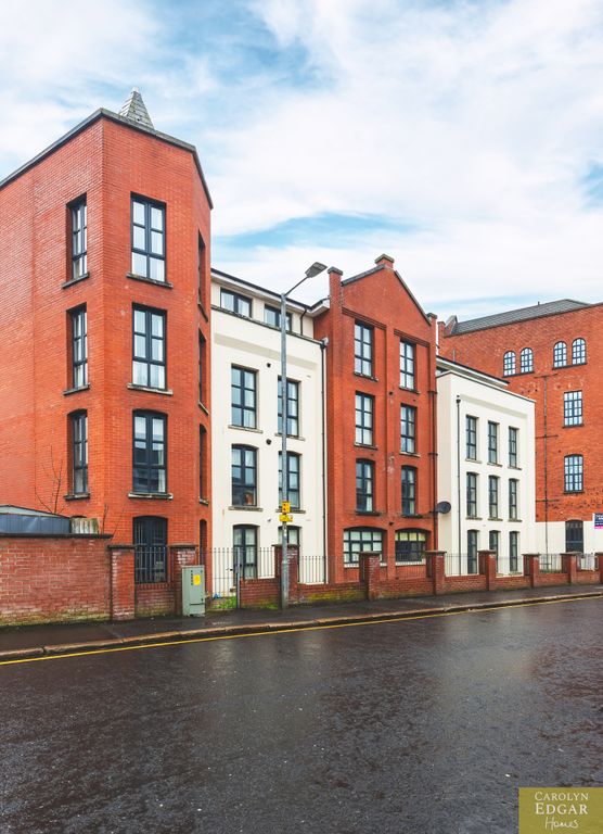 Property photo 2 of 15 004