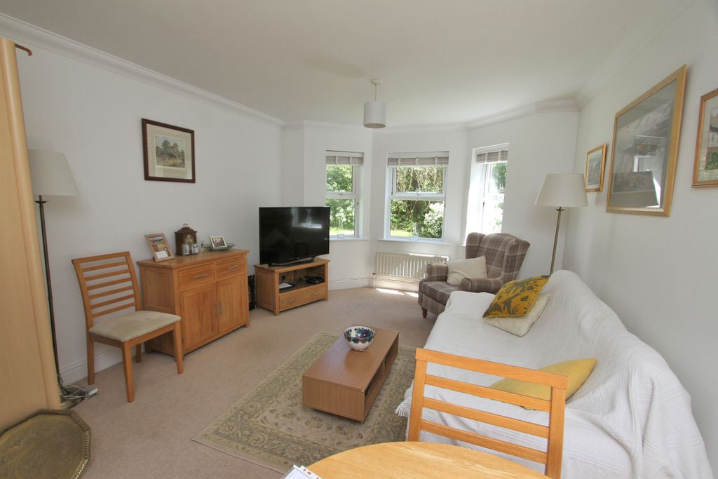 Property photo 2 of 8