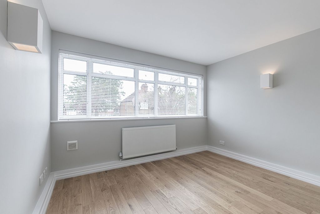 Property photo 3 of 10 Bedroom (Example)