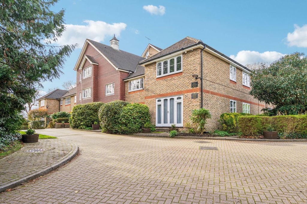 Property photo 2 of 11