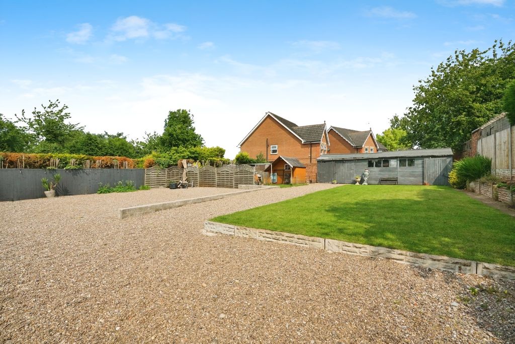 Property photo 2 of 16 Photo