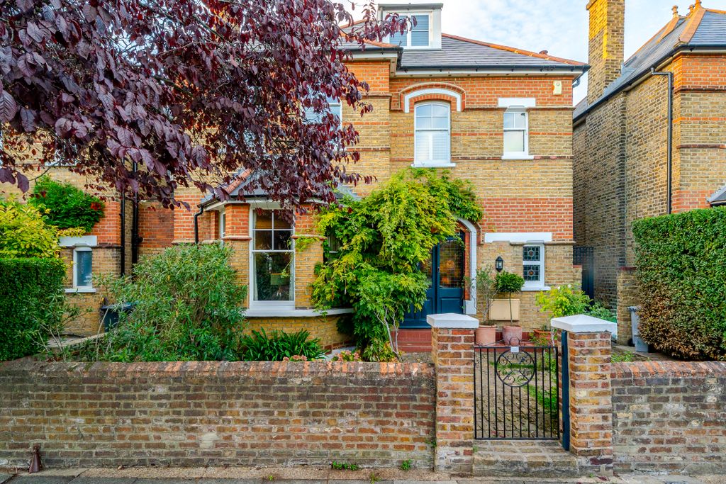 Property photo 1 of 16