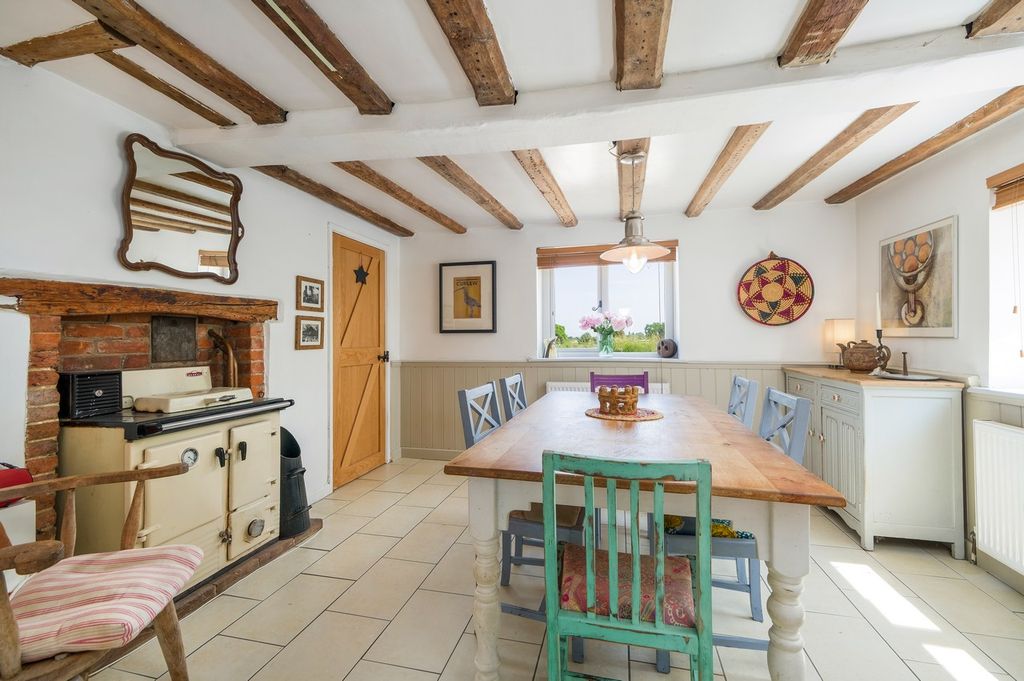 Property photo 3 of 39 Ivy House-13