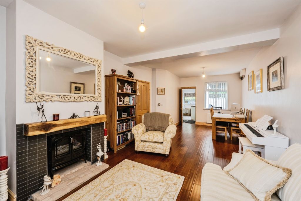 Property photo 2 of 17