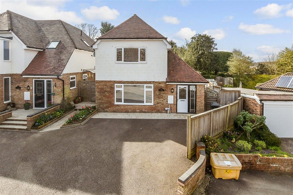 Property photo 1 of 21 External (Web)