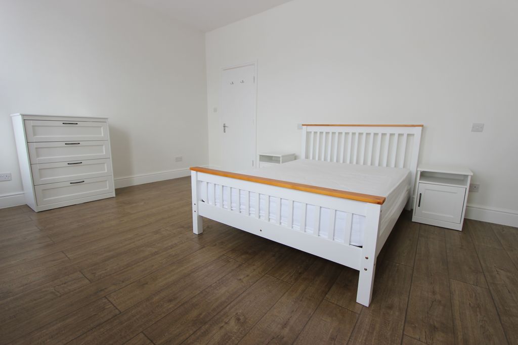 Property photo 3 of 26