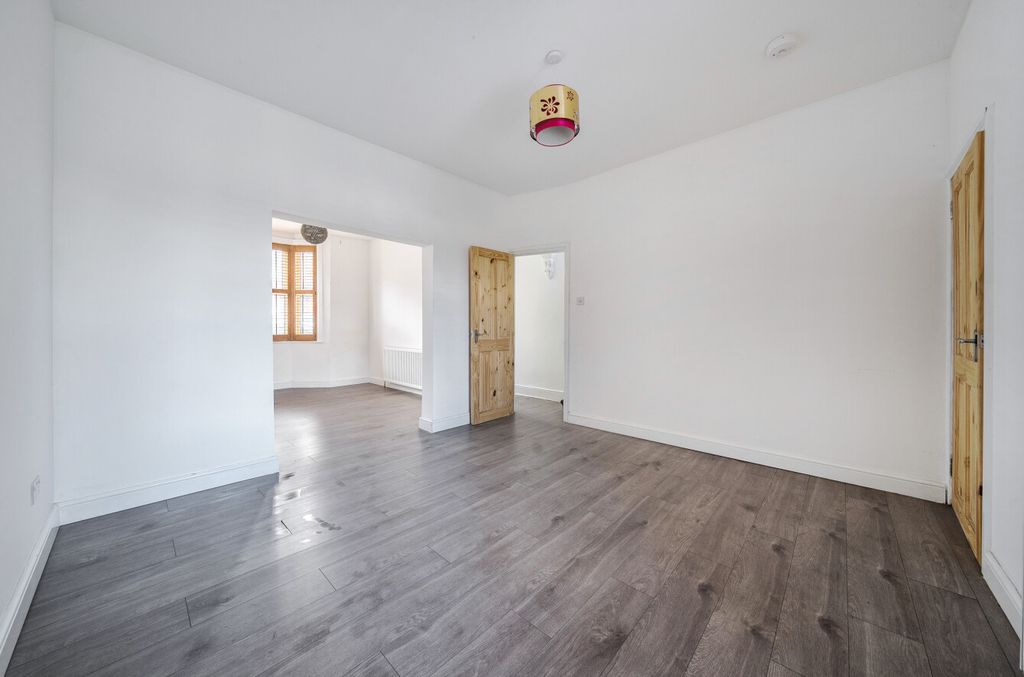 Property photo 3 of 19 1437858-5-69Cabe7...