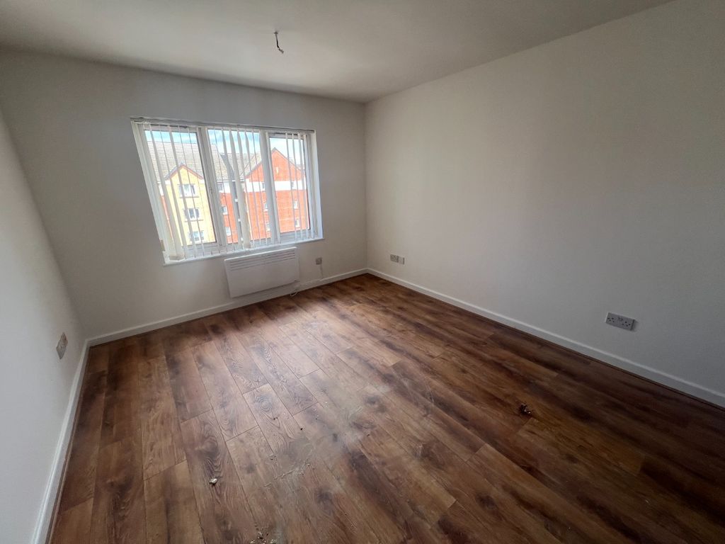 Property photo 2 of 6 3380791