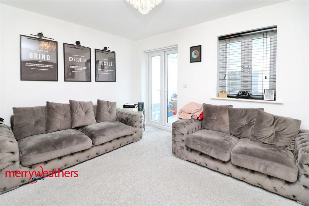 Property photo 2 of 14 Lounge