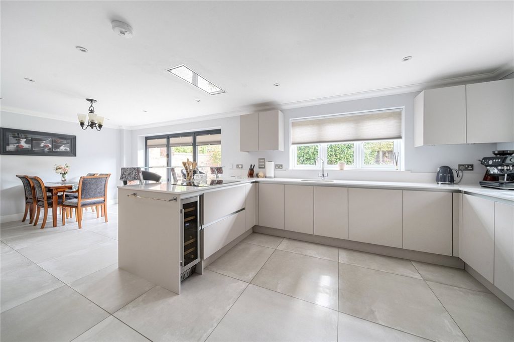 Property photo 2 of 22 Picture No. 42