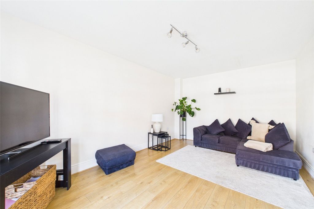 Property photo 2 of 13 Picture No. 02