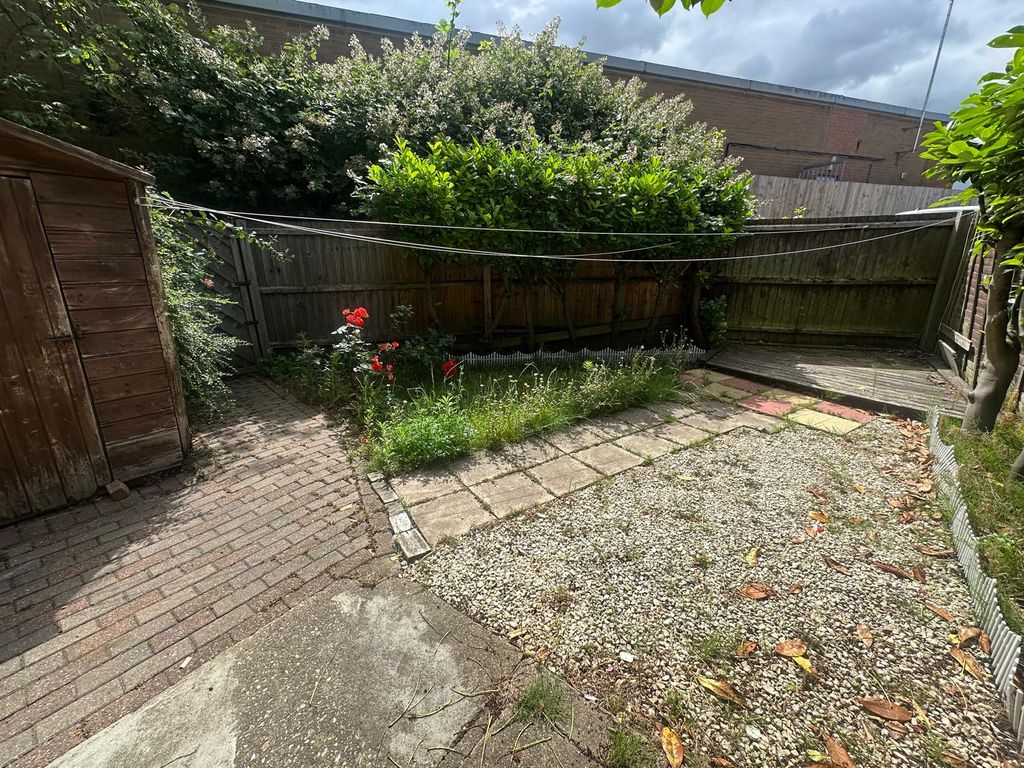 Property photo 3 of 6 Garden