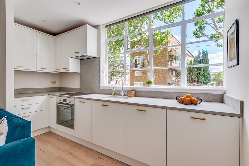 Property photo 3 of 8 Sloane Avenue Mansions A9-5.Jpg