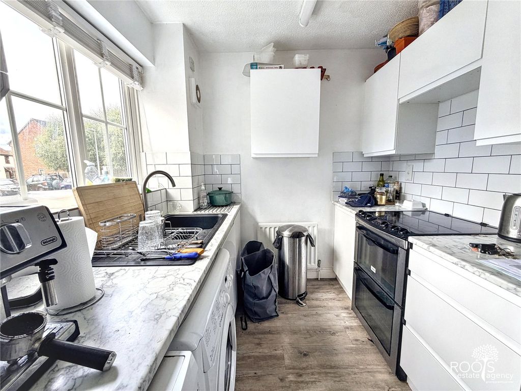 Property photo 2 of 12 Picture No. 04