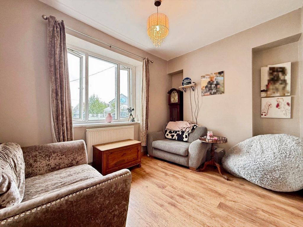 Property photo 3 of 23 4128615