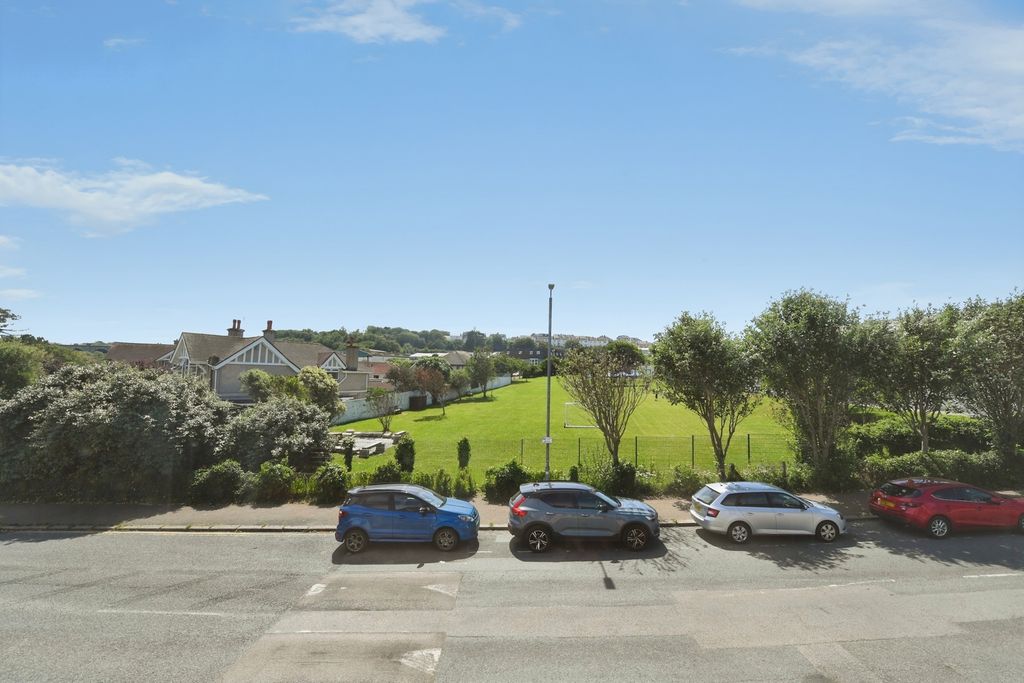 Property photo 3 of 10 Pbox-Img.Jpg