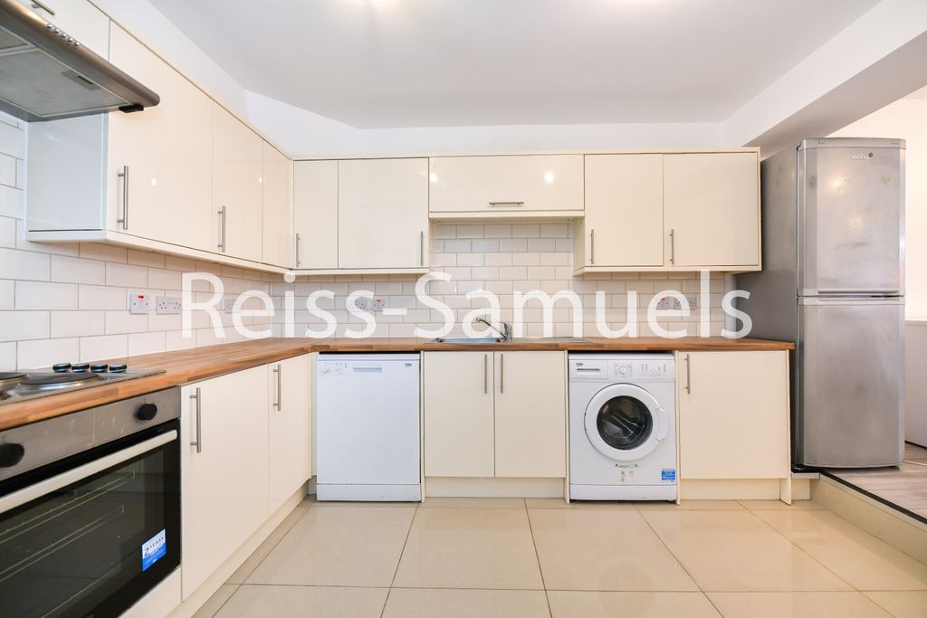 Property photo 3 of 60