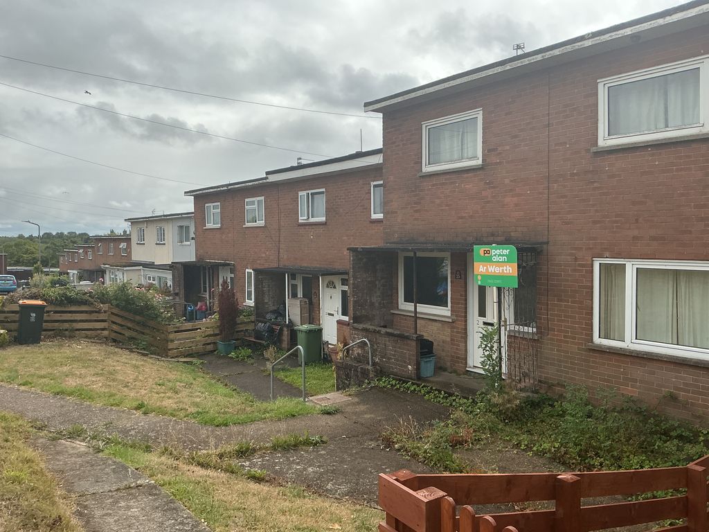 Property photo 2 of 13