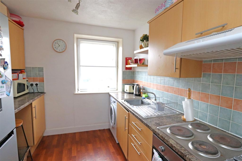 Property photo 3 of 8