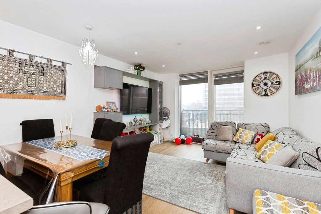 Property photo 2 of 16 Pbox-Img.Jpg