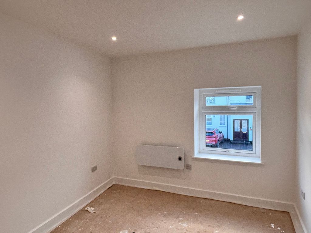 Property photo 3 of 5 Gallery