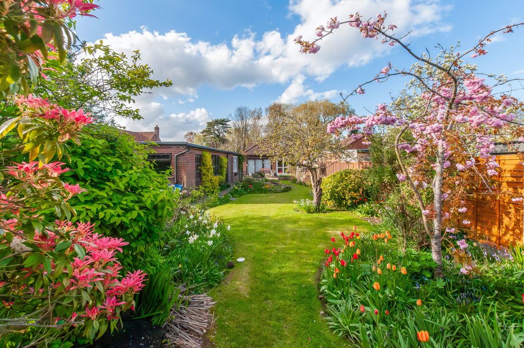 Property photo 2 of 22