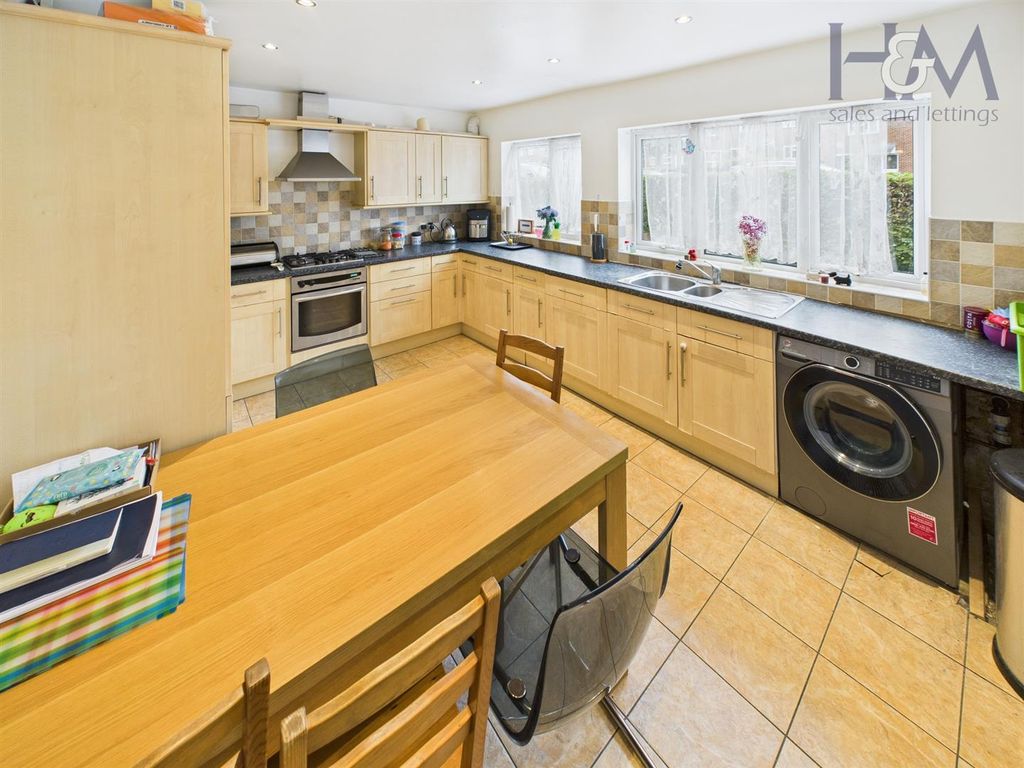 Property photo 2 of 15 Cam02804G0-Pr0379-Still005.Jpg