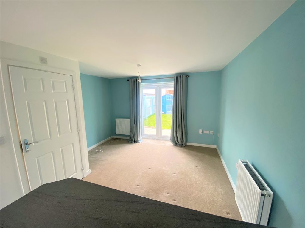 Property photo 2 of 9 Living