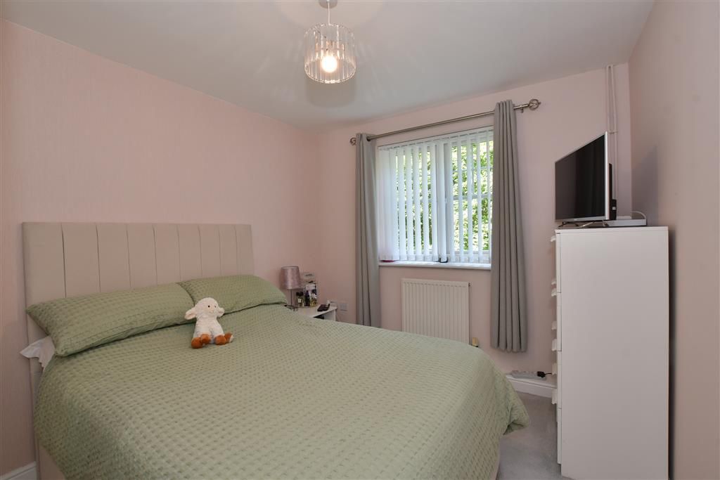 Property photo 2 of 9 Bedroom