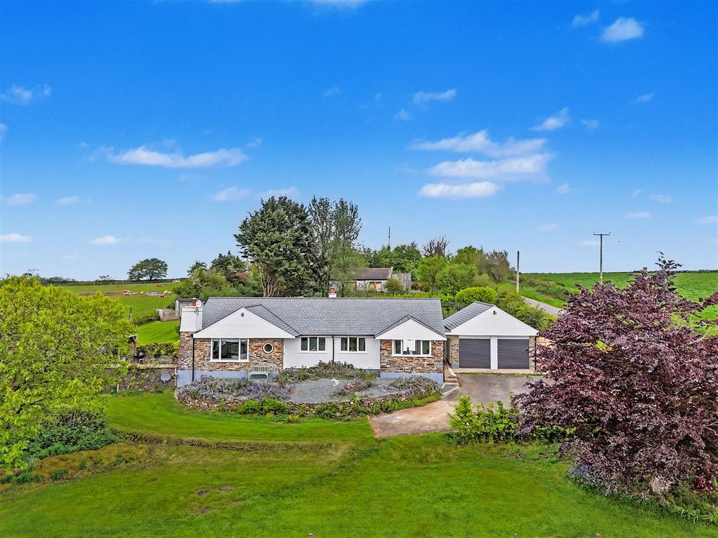 Property photo 3 of 19 Greenacres