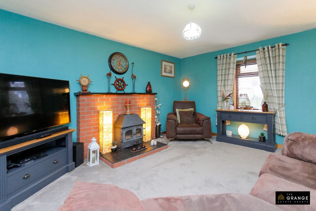 Property photo 3 of 34