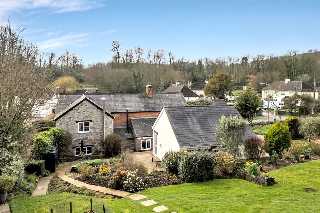 Property photo 2 of 34 Picture No. 36