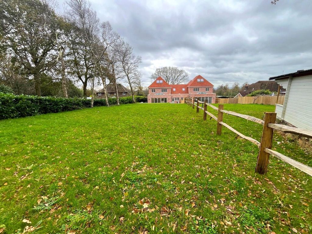 Property photo 2 of 31 Picture No. 54