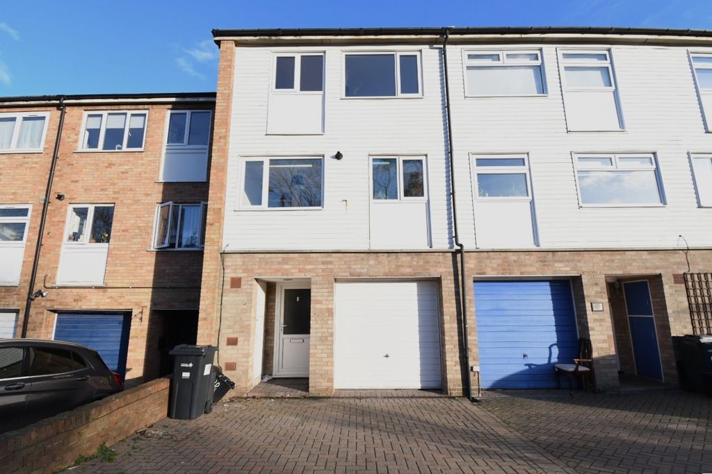 Property photo 1 of 11 1211970