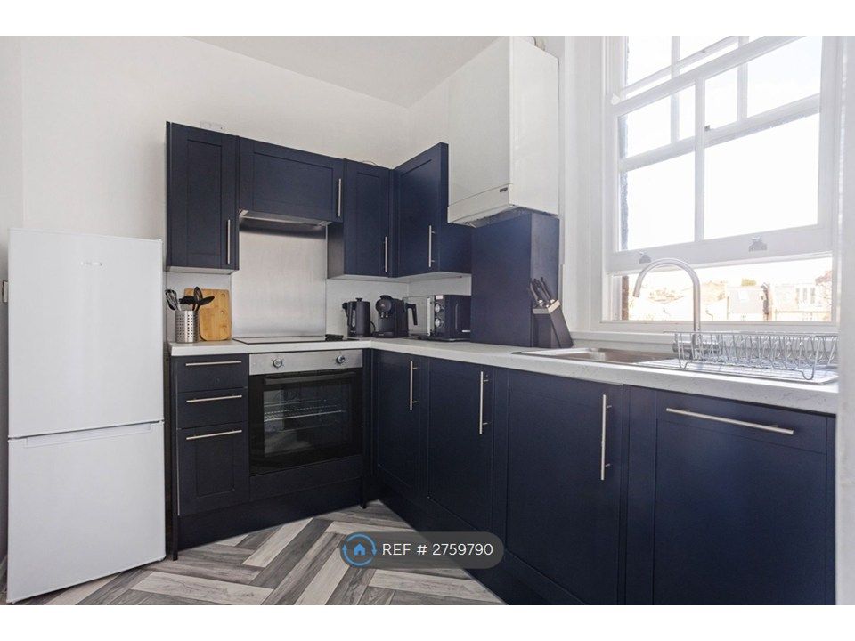 Property photo 2 of 16 Kitchen