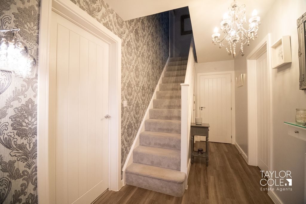 Property photo 2 of 30