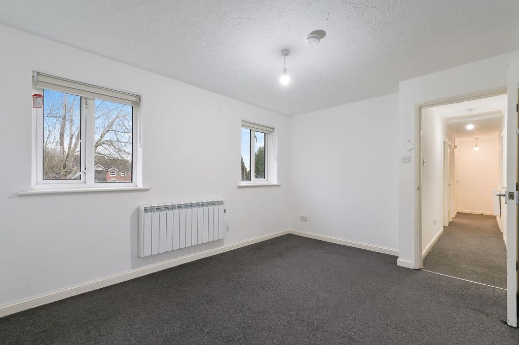 Property photo 3 of 12