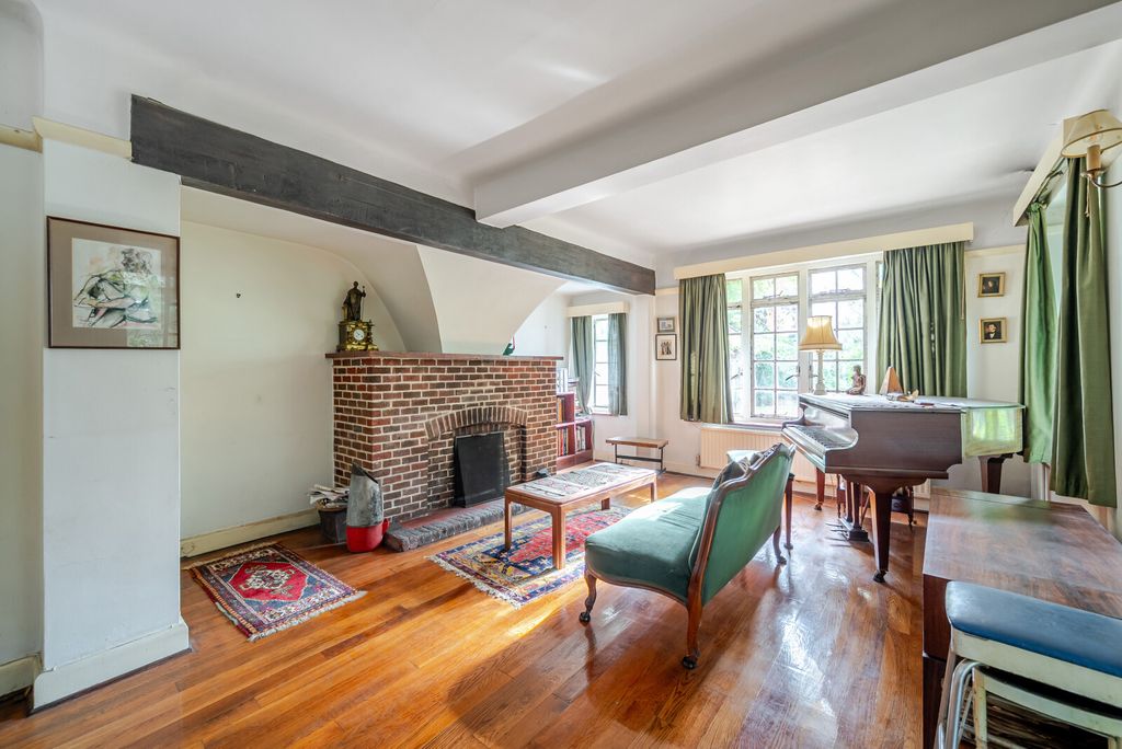Property photo 2 of 15 1523357-13-1A0Aeb...