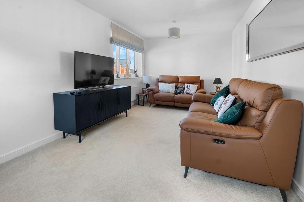 Property photo 3 of 29 Dscf0002