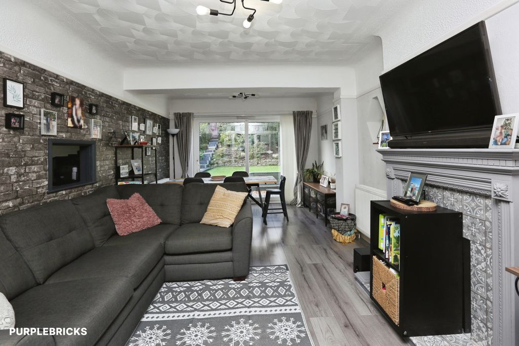 Property photo 3 of 35