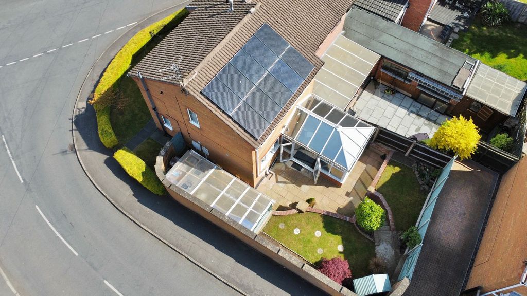 Property photo 2 of 32