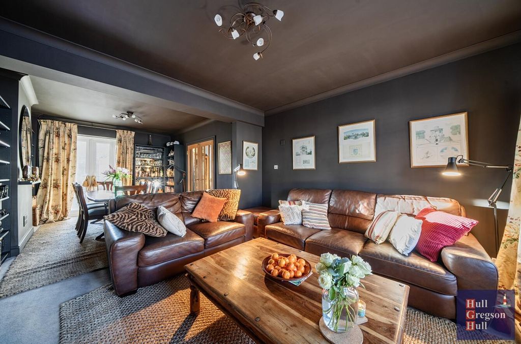 Property photo 2 of 21 4E875103-d38c-4Cec-Ac54-71E7164A3209.Jpg