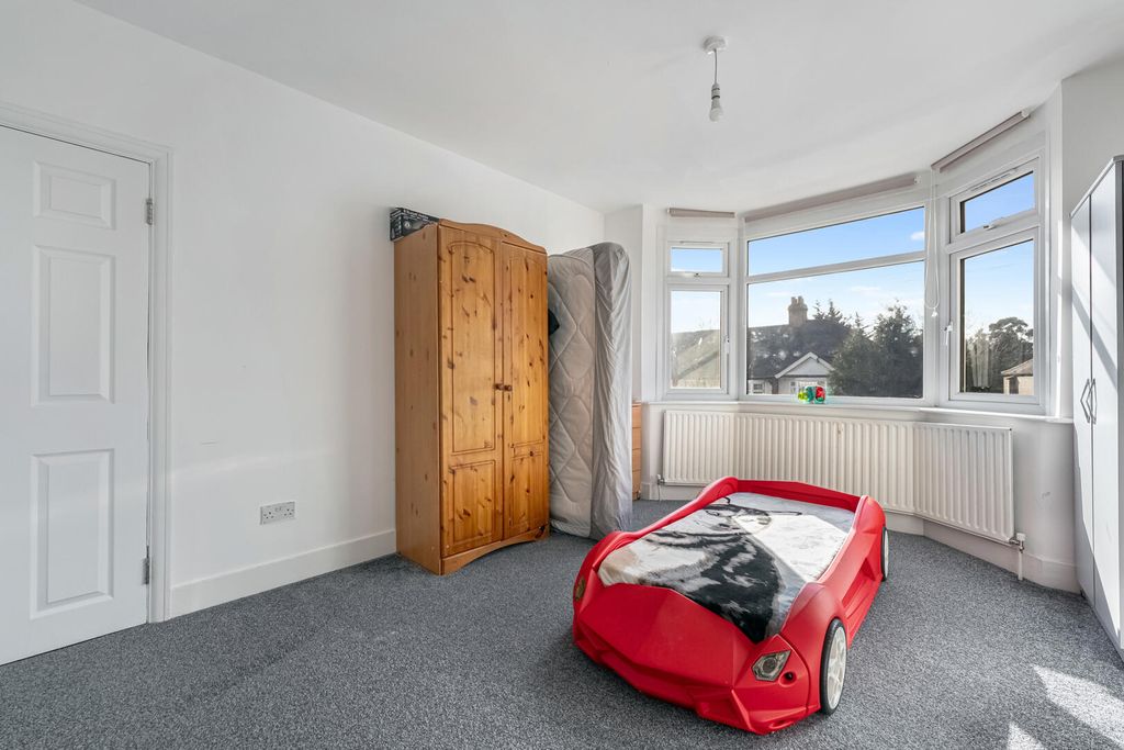 Property photo 2 of 15 Bedroom