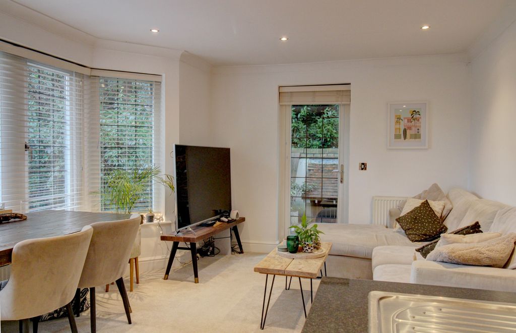 Property photo 2 of 14 Sutton Tye - Living Dining Room