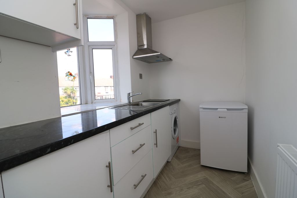 Property photo 2 of 3