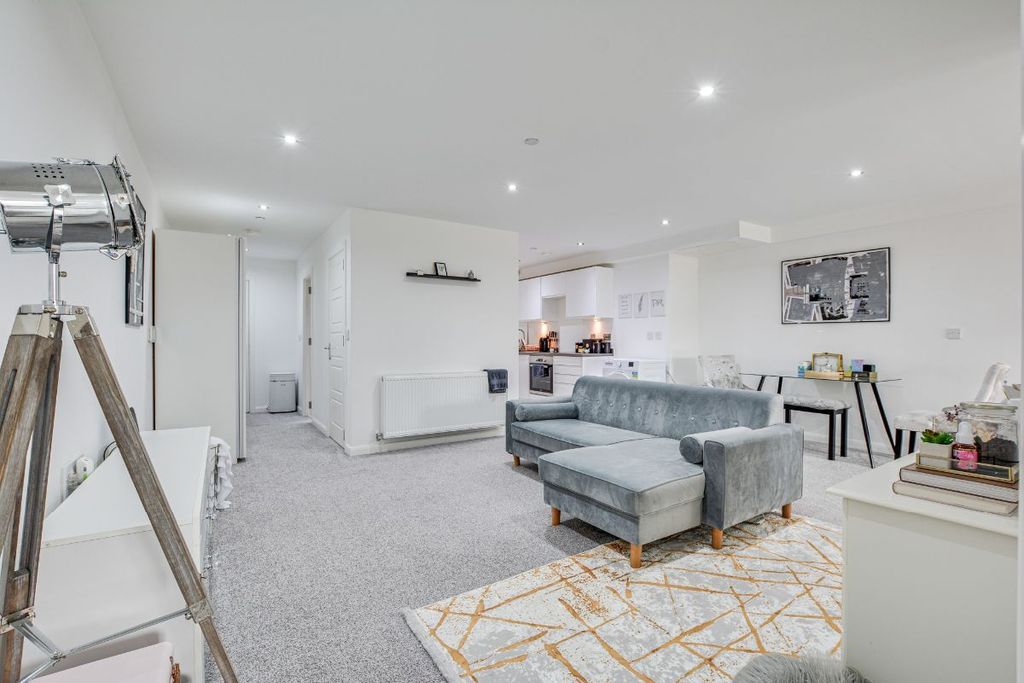 Property photo 1 of 27