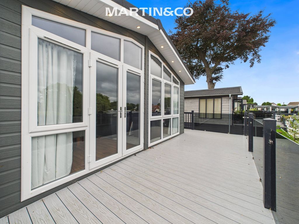 Property photo 1 of 31